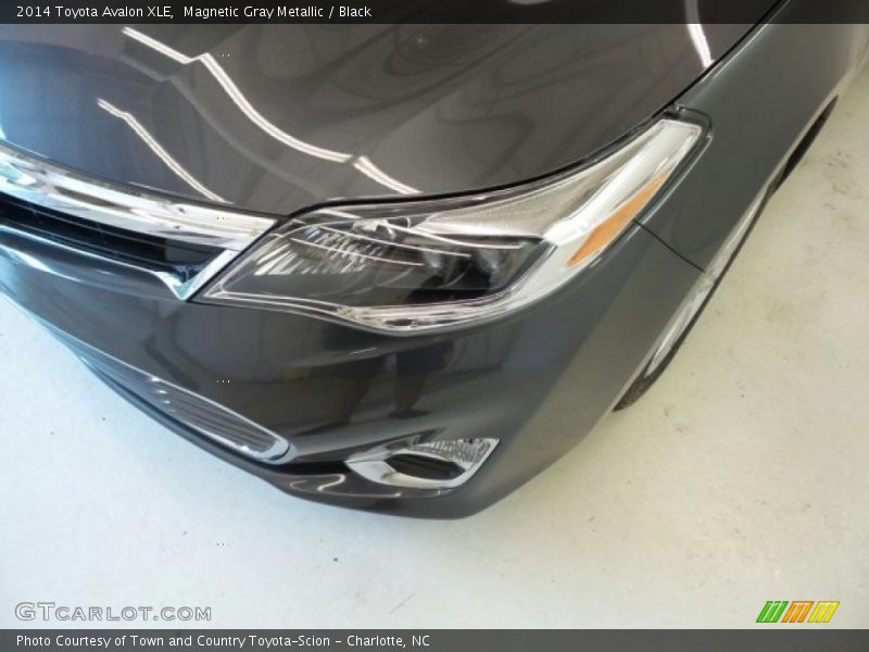 Magnetic Gray Metallic / Black 2014 Toyota Avalon XLE