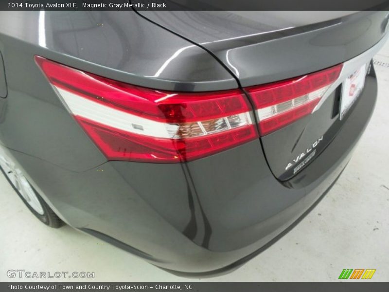 Magnetic Gray Metallic / Black 2014 Toyota Avalon XLE