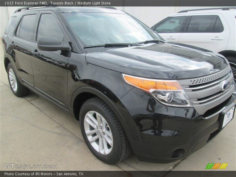 Tuxedo Black / Medium Light Stone 2015 Ford Explorer FWD