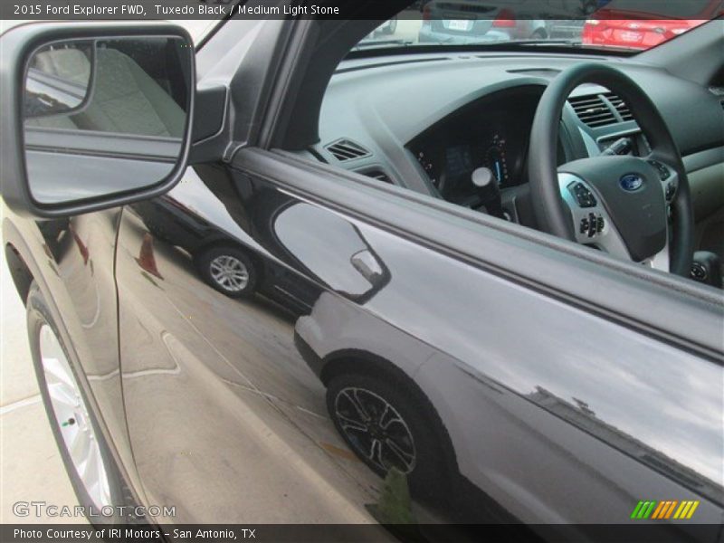Tuxedo Black / Medium Light Stone 2015 Ford Explorer FWD