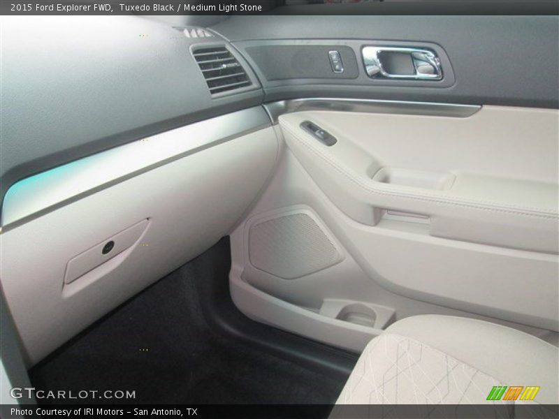 Tuxedo Black / Medium Light Stone 2015 Ford Explorer FWD