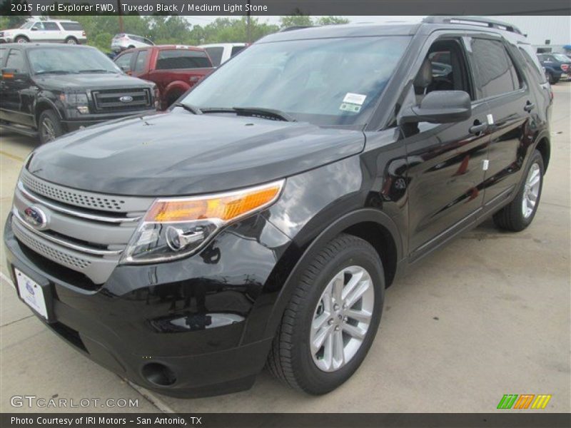 Tuxedo Black / Medium Light Stone 2015 Ford Explorer FWD