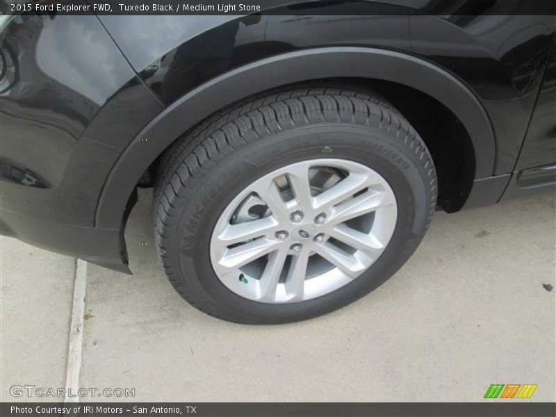 Tuxedo Black / Medium Light Stone 2015 Ford Explorer FWD