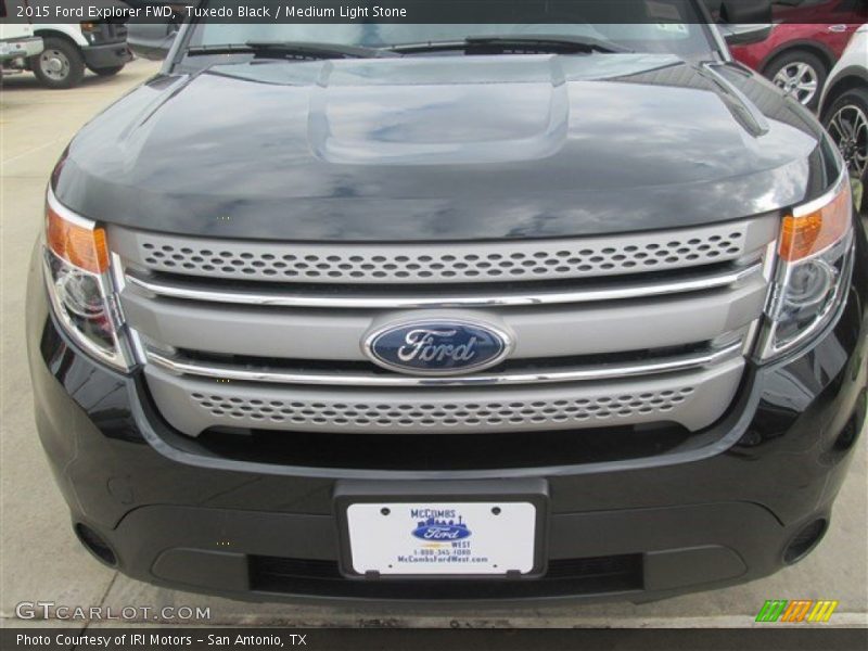 Tuxedo Black / Medium Light Stone 2015 Ford Explorer FWD