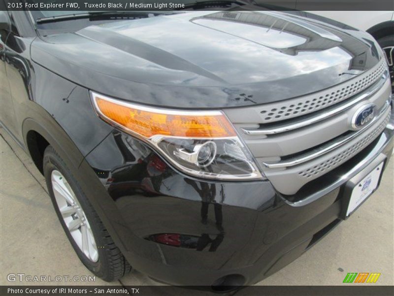 Tuxedo Black / Medium Light Stone 2015 Ford Explorer FWD