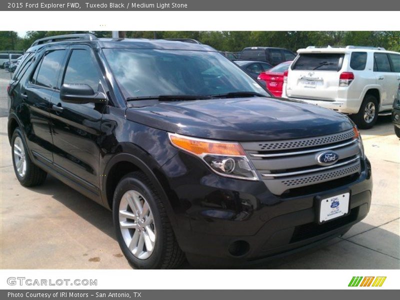 Tuxedo Black / Medium Light Stone 2015 Ford Explorer FWD