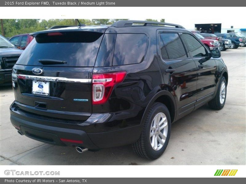 Tuxedo Black / Medium Light Stone 2015 Ford Explorer FWD