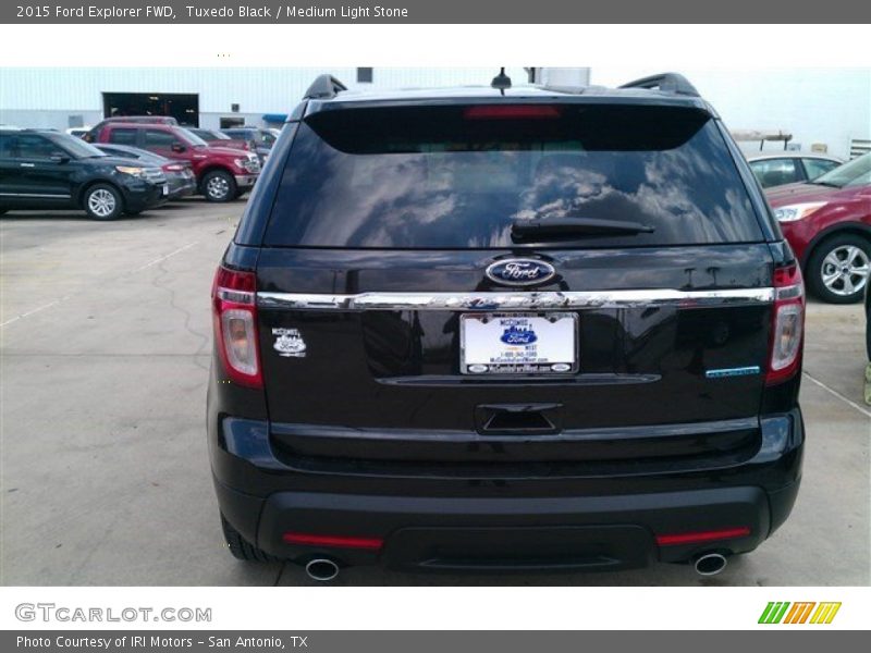 Tuxedo Black / Medium Light Stone 2015 Ford Explorer FWD