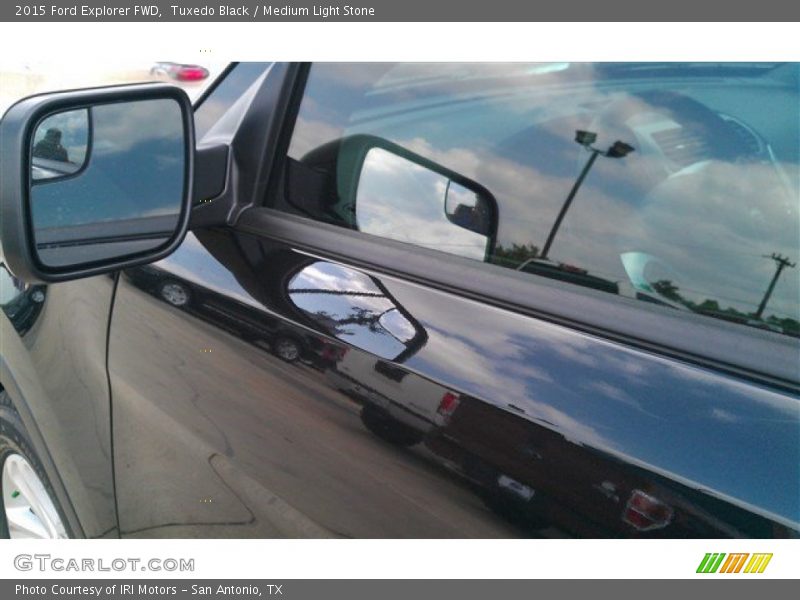 Tuxedo Black / Medium Light Stone 2015 Ford Explorer FWD