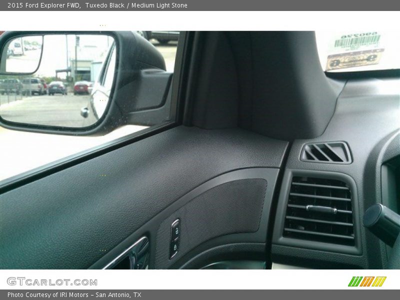 Tuxedo Black / Medium Light Stone 2015 Ford Explorer FWD