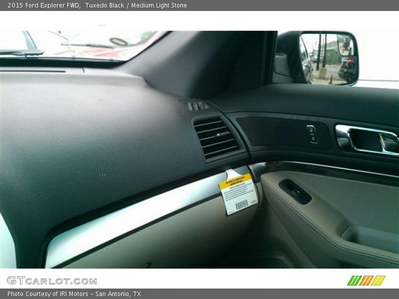 Tuxedo Black / Medium Light Stone 2015 Ford Explorer FWD