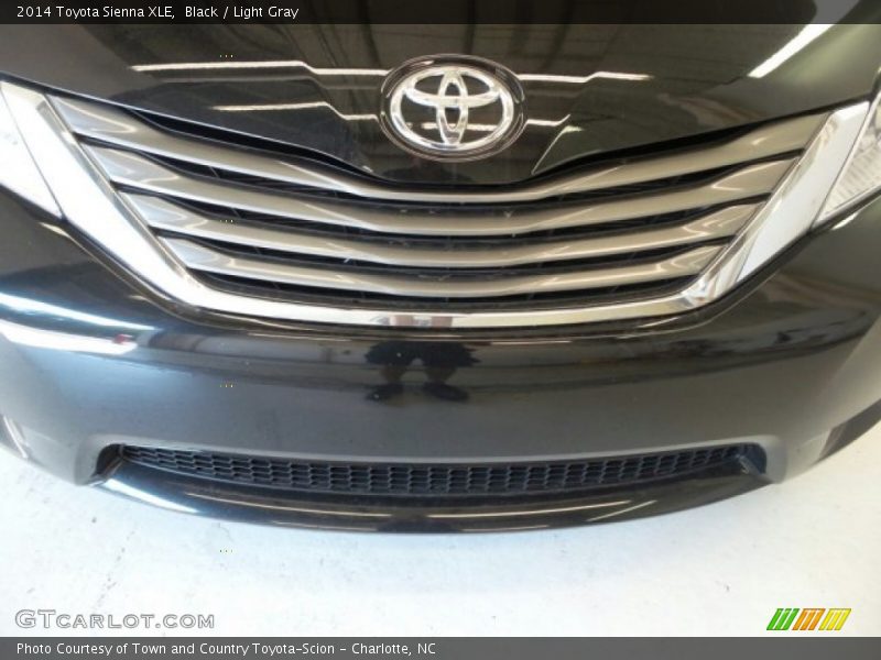 Black / Light Gray 2014 Toyota Sienna XLE