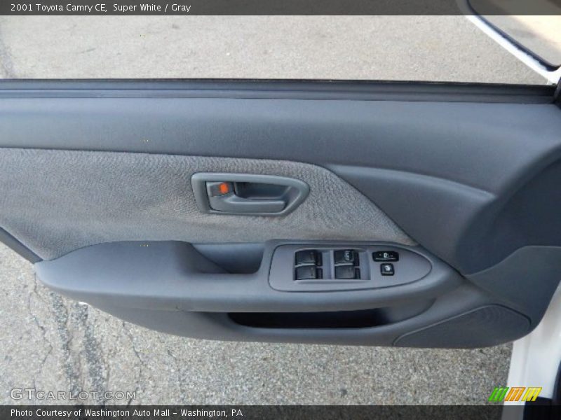 Super White / Gray 2001 Toyota Camry CE