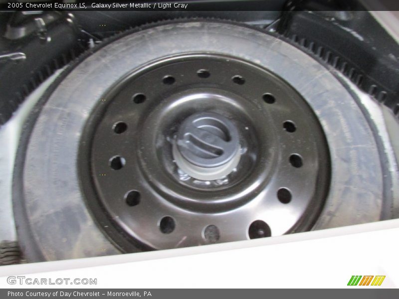 Galaxy Silver Metallic / Light Gray 2005 Chevrolet Equinox LS