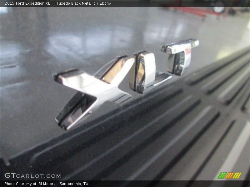 Tuxedo Black Metallic / Ebony 2015 Ford Expedition XLT