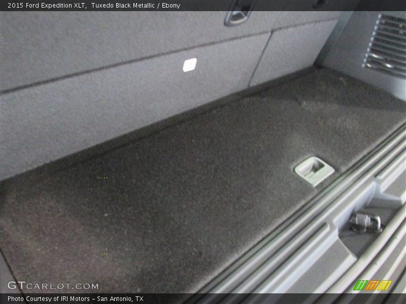 Tuxedo Black Metallic / Ebony 2015 Ford Expedition XLT
