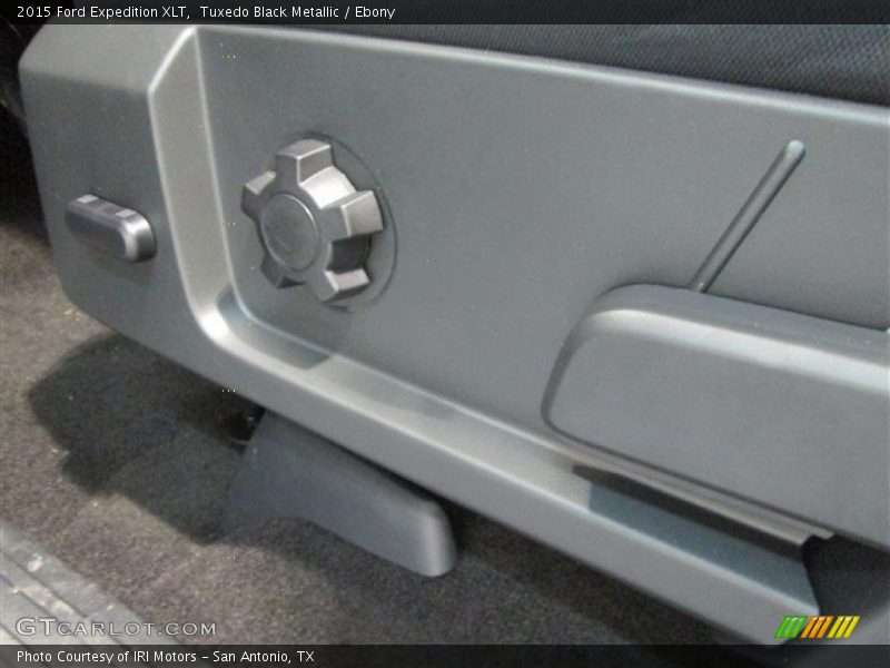 Tuxedo Black Metallic / Ebony 2015 Ford Expedition XLT