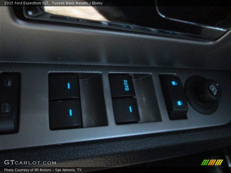 Tuxedo Black Metallic / Ebony 2015 Ford Expedition XLT