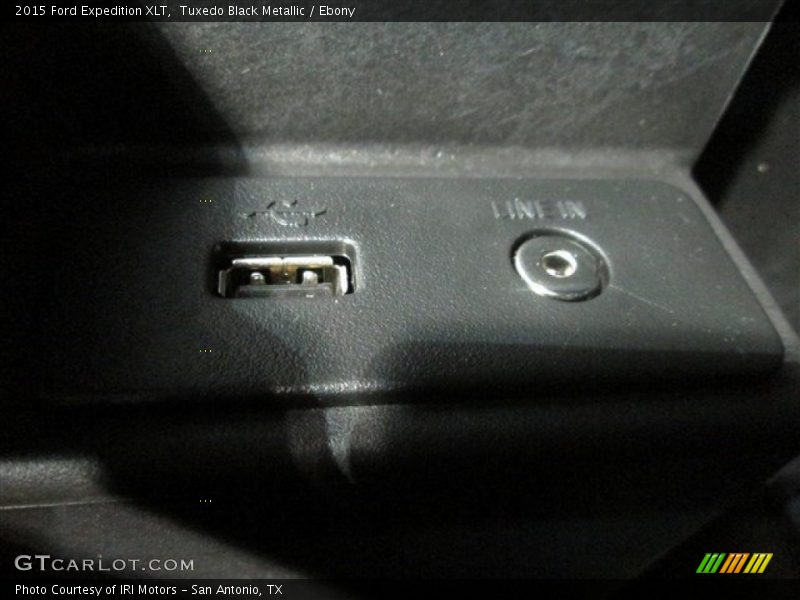 Tuxedo Black Metallic / Ebony 2015 Ford Expedition XLT