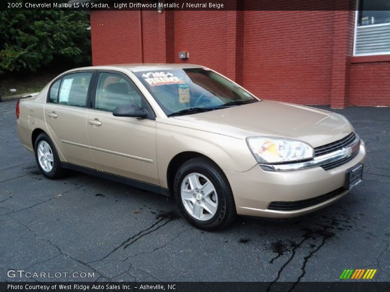 Front 3/4 View of 2005 Malibu LS V6 Sedan
