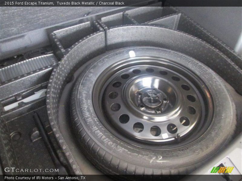 Tuxedo Black Metallic / Charcoal Black 2015 Ford Escape Titanium
