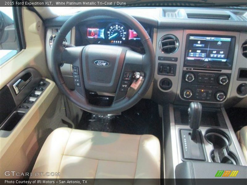 White Platinum Metallic Tri-Coat / Dune 2015 Ford Expedition XLT