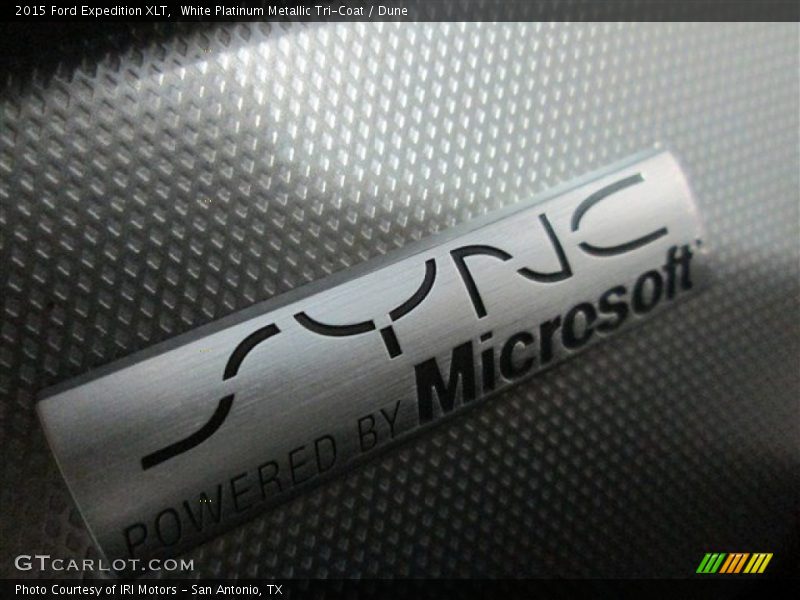 White Platinum Metallic Tri-Coat / Dune 2015 Ford Expedition XLT