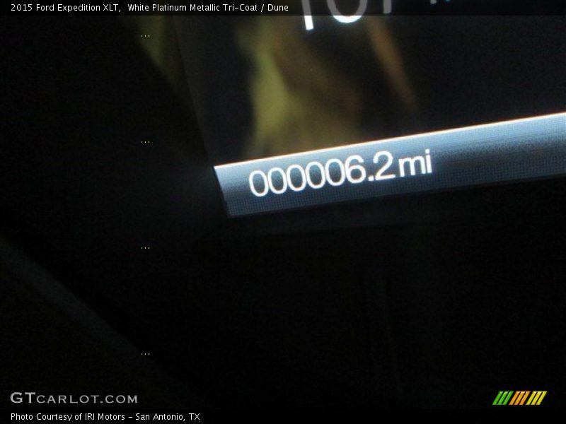 White Platinum Metallic Tri-Coat / Dune 2015 Ford Expedition XLT