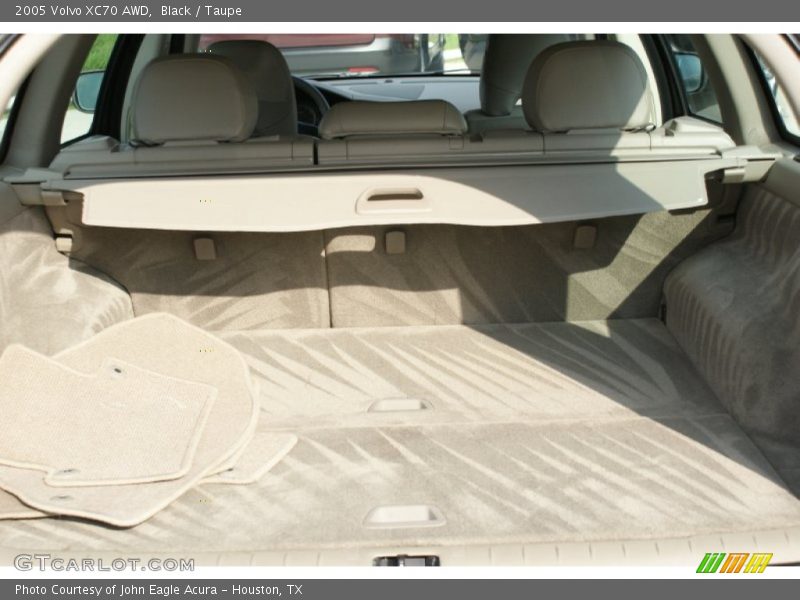Black / Taupe 2005 Volvo XC70 AWD
