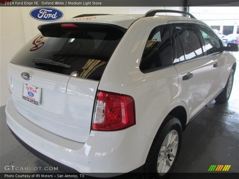 Oxford White / Medium Light Stone 2014 Ford Edge SE