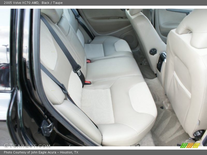 Black / Taupe 2005 Volvo XC70 AWD