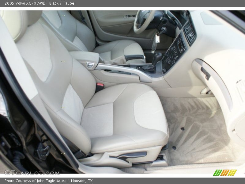Black / Taupe 2005 Volvo XC70 AWD