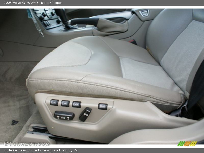 Black / Taupe 2005 Volvo XC70 AWD