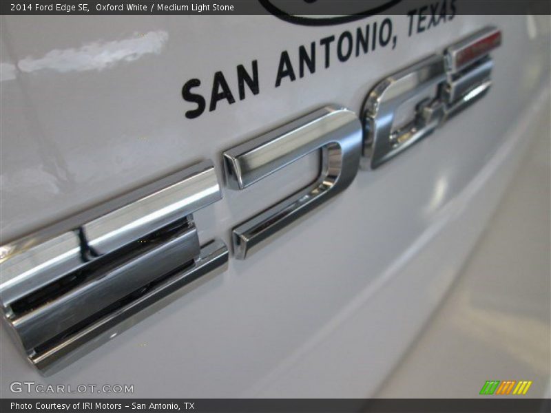 Oxford White / Medium Light Stone 2014 Ford Edge SE