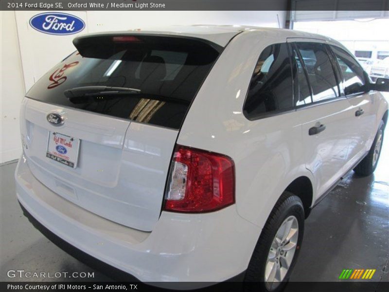 Oxford White / Medium Light Stone 2014 Ford Edge SE