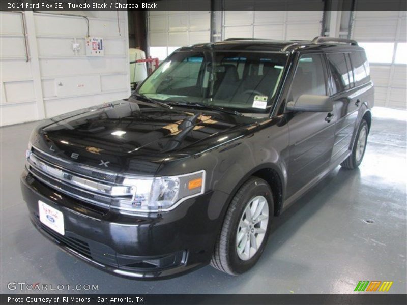 Tuxedo Black / Charcoal Black 2014 Ford Flex SE