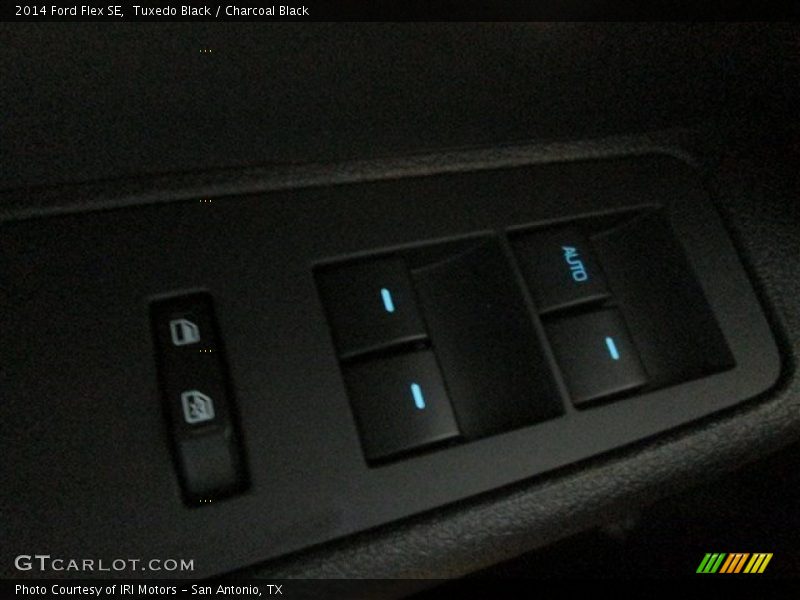 Tuxedo Black / Charcoal Black 2014 Ford Flex SE