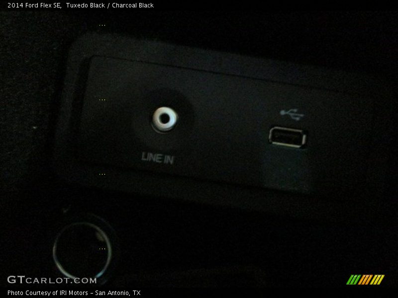 Tuxedo Black / Charcoal Black 2014 Ford Flex SE