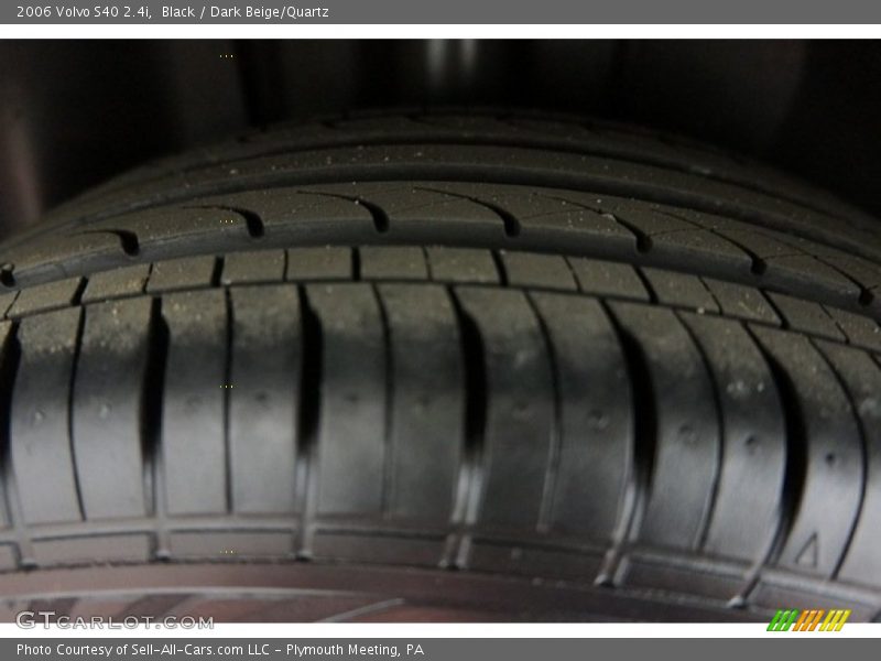 Black / Dark Beige/Quartz 2006 Volvo S40 2.4i