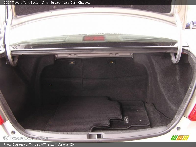 Silver Streak Mica / Dark Charcoal 2007 Toyota Yaris Sedan