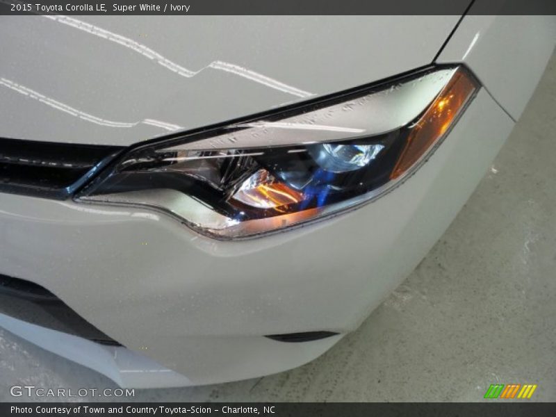 Super White / Ivory 2015 Toyota Corolla LE