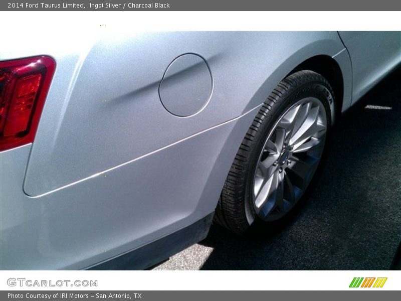 Ingot Silver / Charcoal Black 2014 Ford Taurus Limited