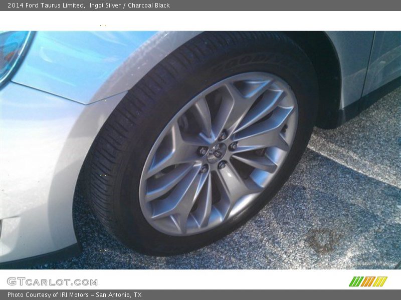 Ingot Silver / Charcoal Black 2014 Ford Taurus Limited