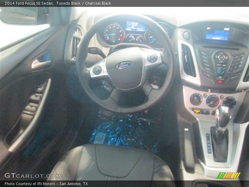 Tuxedo Black / Charcoal Black 2014 Ford Focus SE Sedan