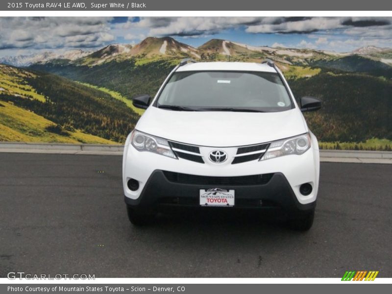 Super White / Black 2015 Toyota RAV4 LE AWD
