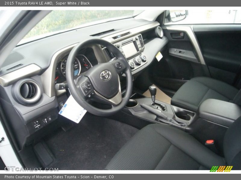 Super White / Black 2015 Toyota RAV4 LE AWD