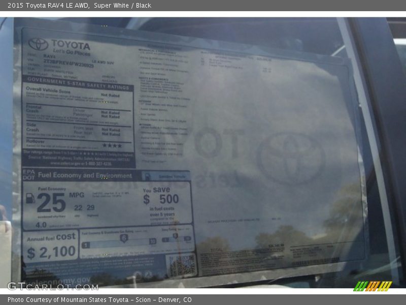 Super White / Black 2015 Toyota RAV4 LE AWD