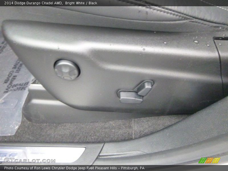 Bright White / Black 2014 Dodge Durango Citadel AWD