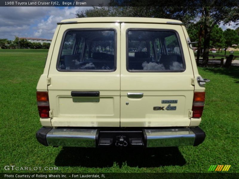 Beige / Brown 1988 Toyota Land Cruiser FJ62