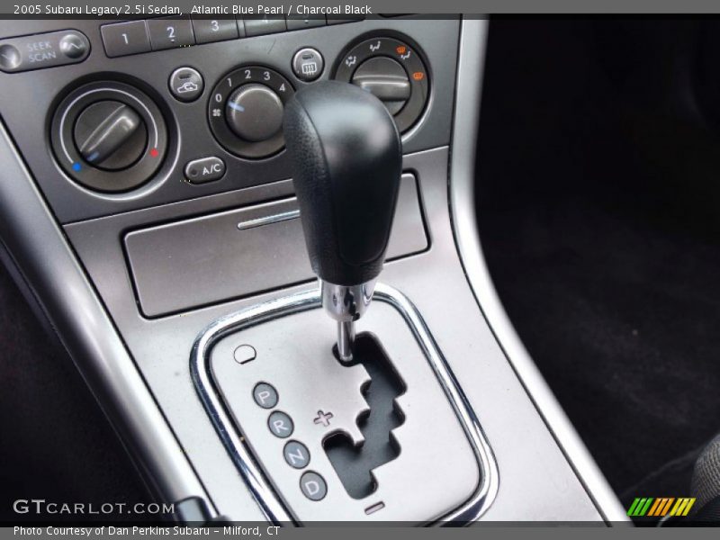 Atlantic Blue Pearl / Charcoal Black 2005 Subaru Legacy 2.5i Sedan